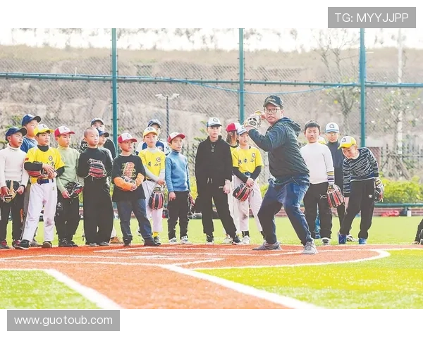 人生如戏澳波短暂执教之路从夺冠到下课再到解雇的悲喜交加